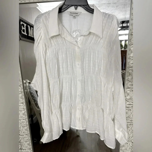 Davi & Dani • Rouched Long Sleeve Button Down - Picture 6 of 9